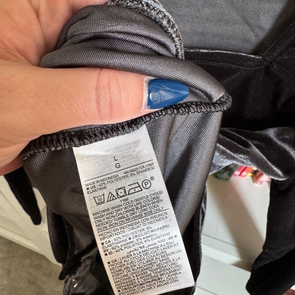 Old navy grey silver crushed velvet long sleeve classic bodysuit holiday top - Picture 4 of 5